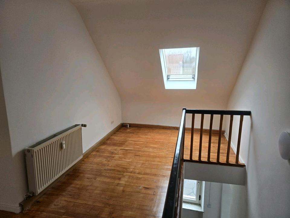 Thumbnail-3 Zimmer, Küche und Bad mit grosser Diele