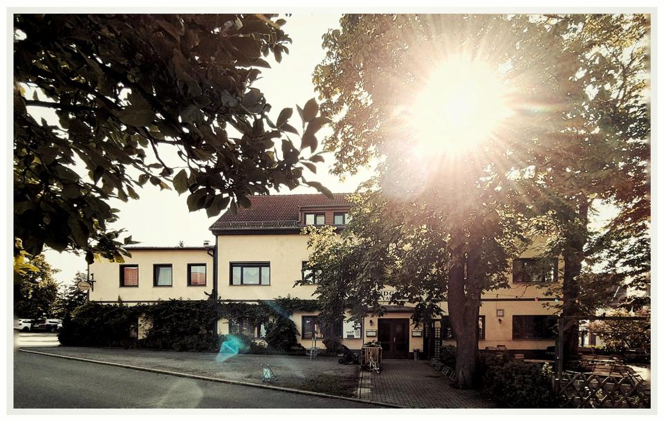 Thumbnail-+ + LANDGASTHOF TAUPADEL + EVTL MEHRFAMILIENHAUS + BIERGARTEN + +