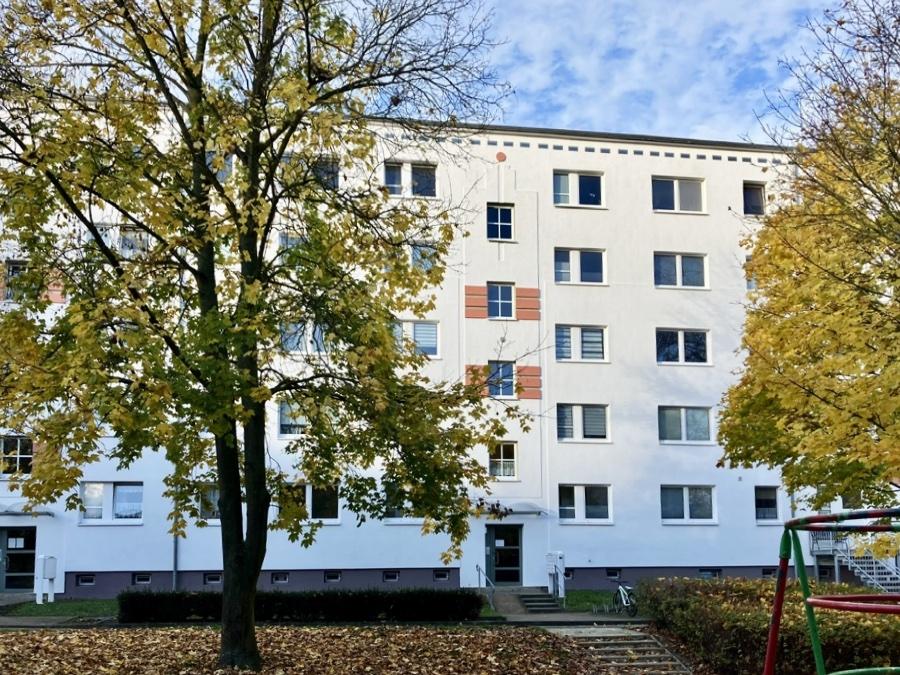 Thumbnail-2 Raumwohnung mit Küche und verglastem Balkon, ruhige Lage