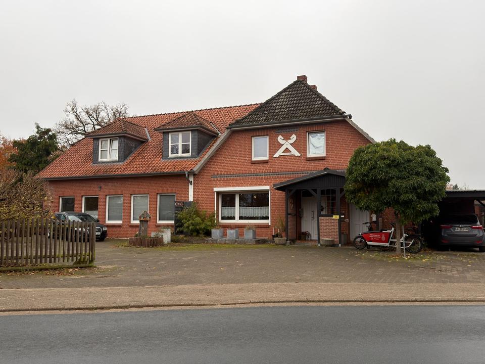 Thumbnail-Frisch renovierte, helle 1-Zimmer-Souterrainwohnung