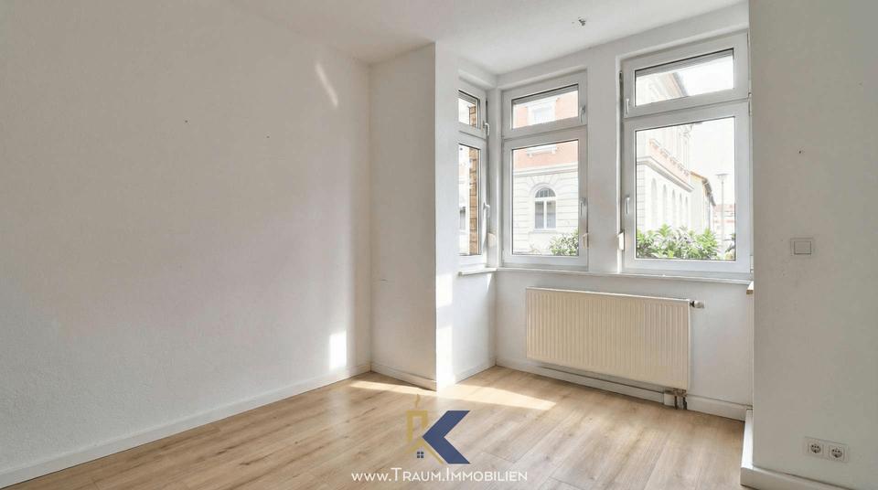 Thumbnail-***Erdgeschoss*** - helle 3-Raum-Wohnung mit Wintergarten!