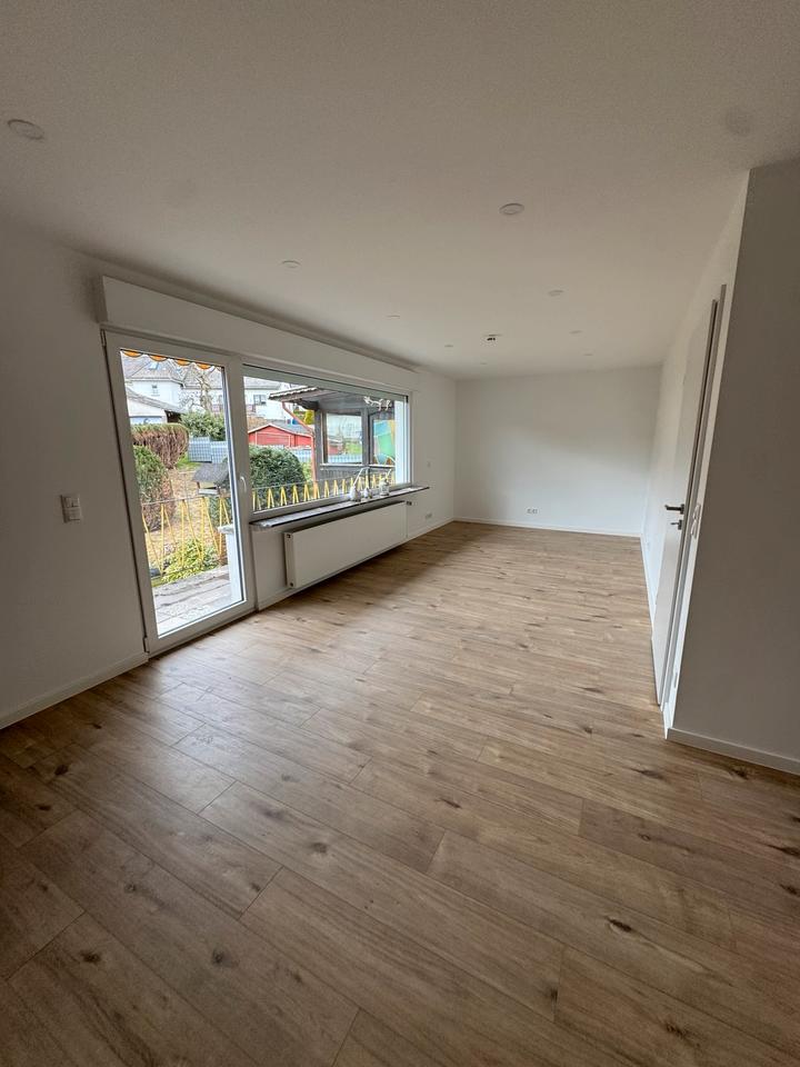 Thumbnail-Hochwertig Kernsanierte 4- Zimmer- Doppelhaushälfte