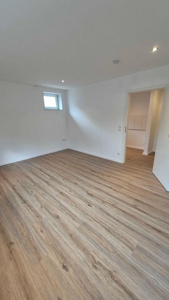 Thumbnail-Helle 2-Zimmer-Wohnung im Untergeschoss in Darmstadt In den Wingerten