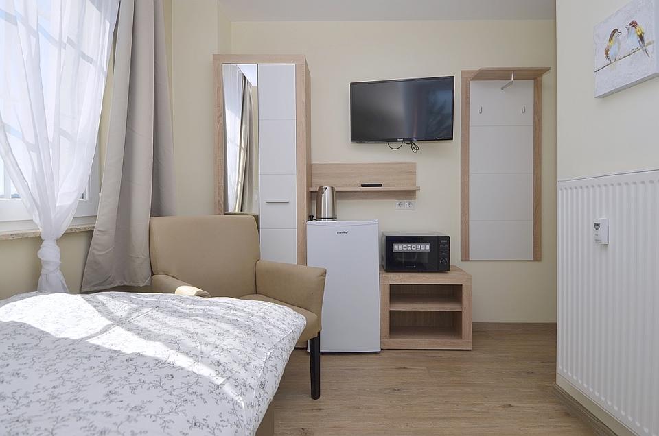 Thumbnail-möbliertes 1-Zimmer-Apartment mit eigenem Bad in Mainzer Toplage