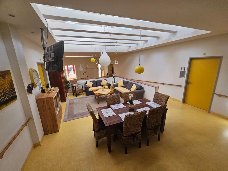 Thumbnail-Studentinnen aufgepasst ! Separate 1-Zimmer-Wohnung mit eigenem Bad in WG zu vermieten !