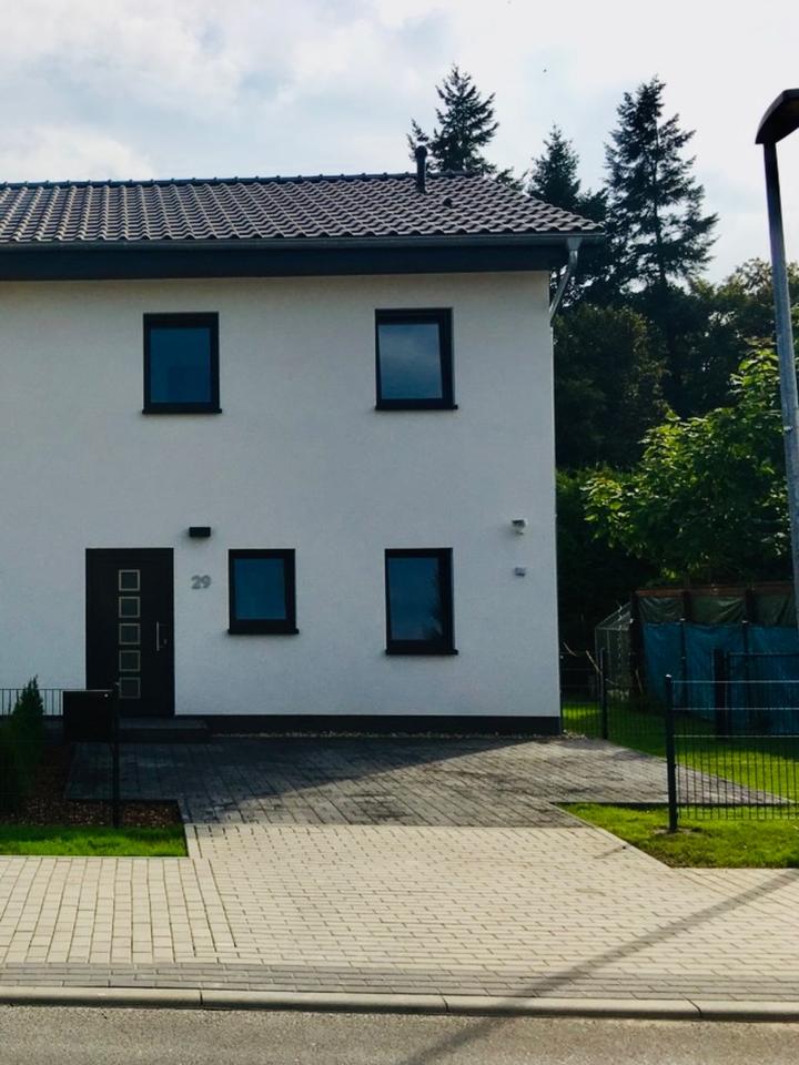 Thumbnail-Modernes Einfamilienhaus (DHH) in Brieselang mit 4 Zimmern