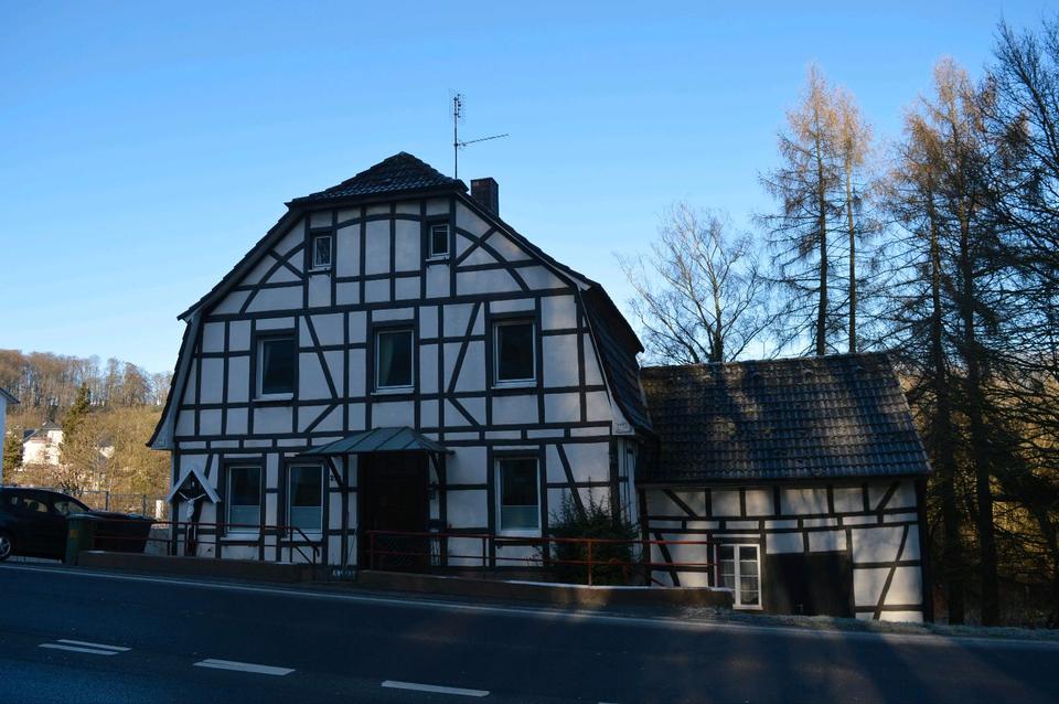 Thumbnail-1-2 Familienhaus mit Werkstatt von privat - ohne Denkmalschutz