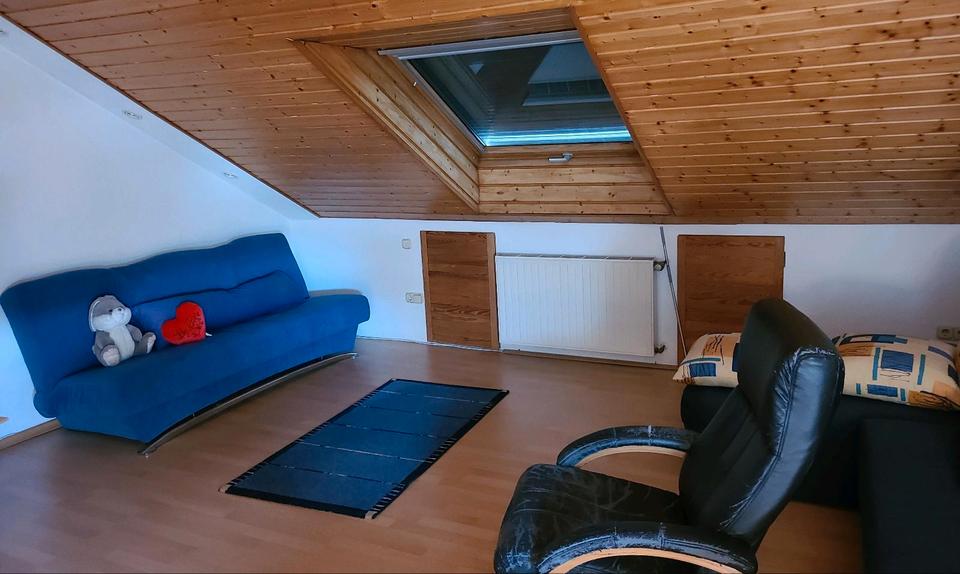 Thumbnail-Dachgeschosszimmer zu vermieten