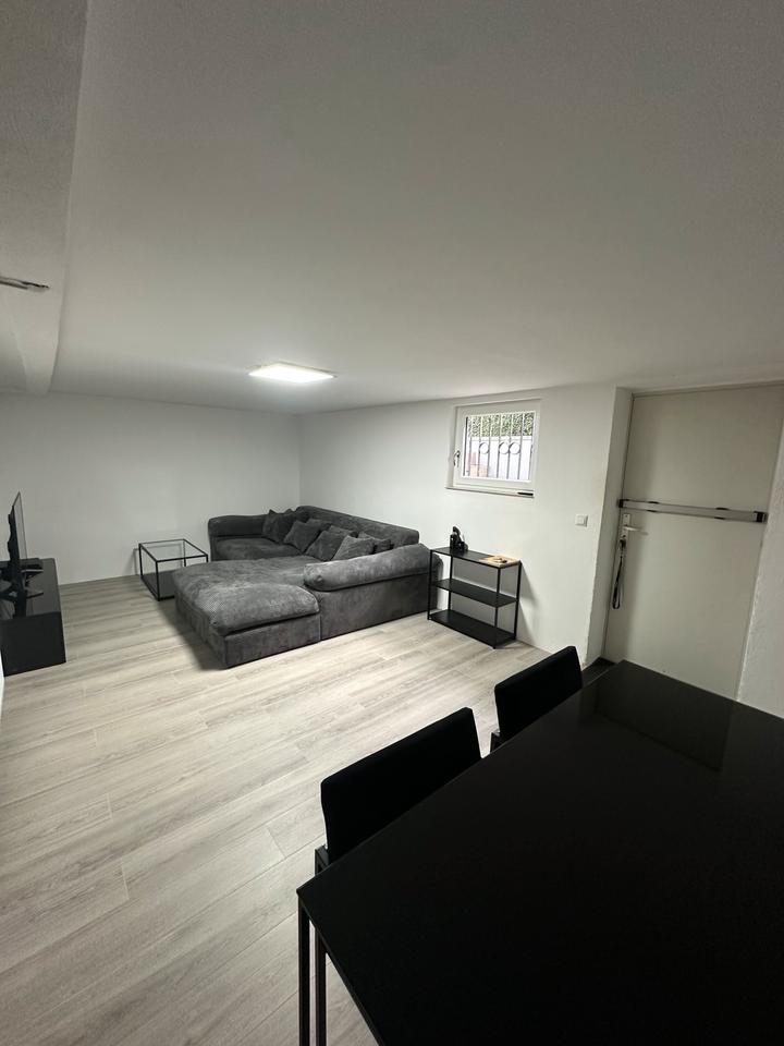 Thumbnail-2-Zimmer Souterrain Wohnung (EK,mögliche Möbelübernahme)
