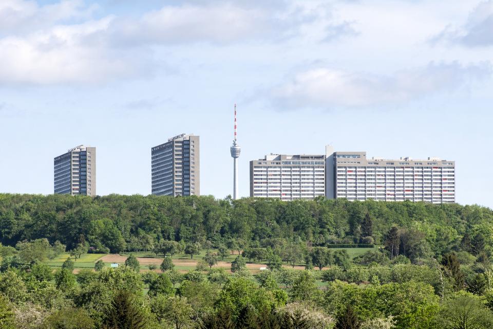 Thumbnail-S-Asemwald: Gepflegte 3,5-Zimmer-Wohnung mit schöner Aussicht im 9. OG