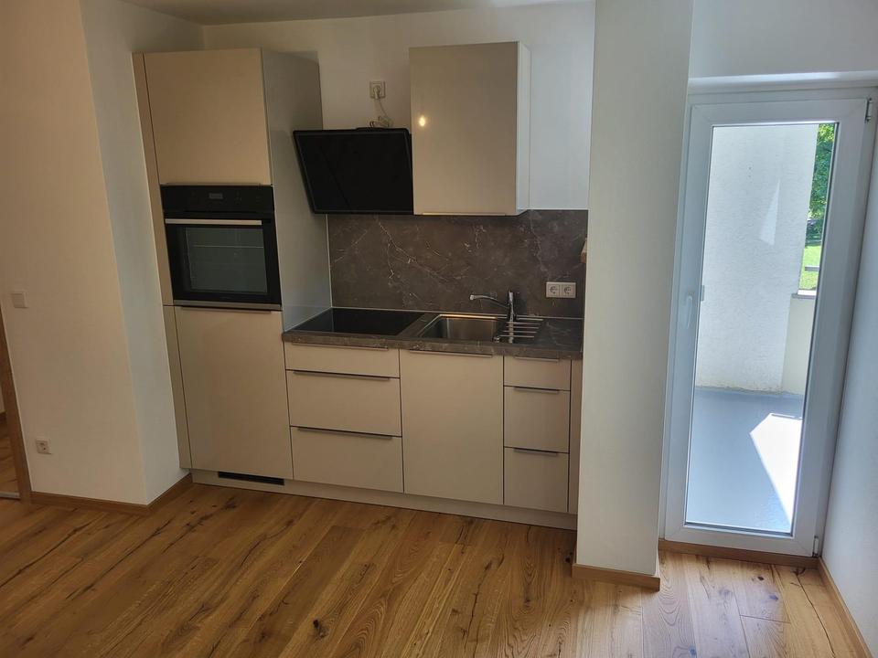 Thumbnail-Helle, kernsanierte 2-Zimmer-Wohnung mit Einbauküche in MünchenHasenbergl ab sofort zu vermieten!