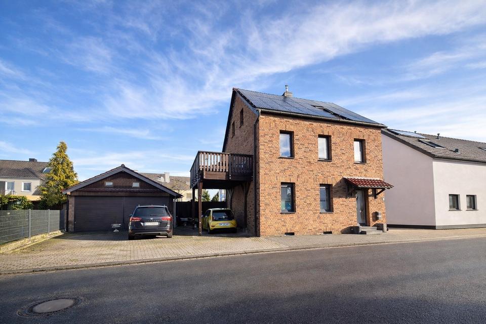 Thumbnail-Großzügiges Familienhaus mit Einliegerwohnung