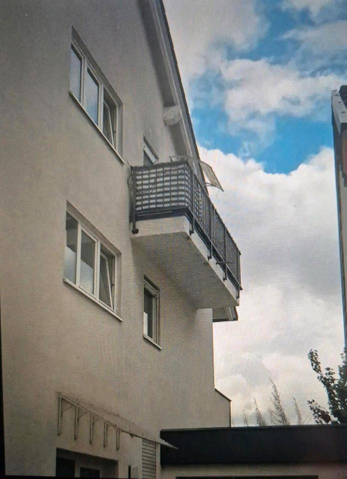 Thumbnail-gepflegte Dachgeschosswohnung mit 3 Zimmern und Balkon