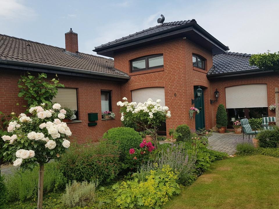 Thumbnail-Bungalow - 177 m² Wfl. + Doppelgarage - ruhige Lage, Sackgasse
