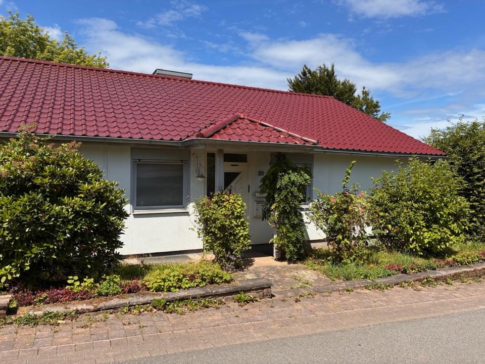 Thumbnail-Freistehendes Einfamilienhaus mit großem Garten