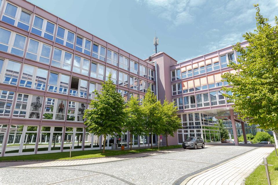 Thumbnail-Privater Büroraum für 2 Person in Regus Neue Messe Riem