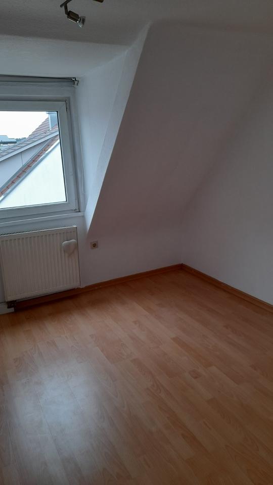 Thumbnail-2,5 Zi. Dachgeschosswohnung mit Küche in Stuttgart-Feuerbach