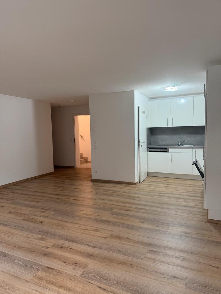 Thumbnail-Helle 2-Zimmer Souterrain Wohnung zu vermieten