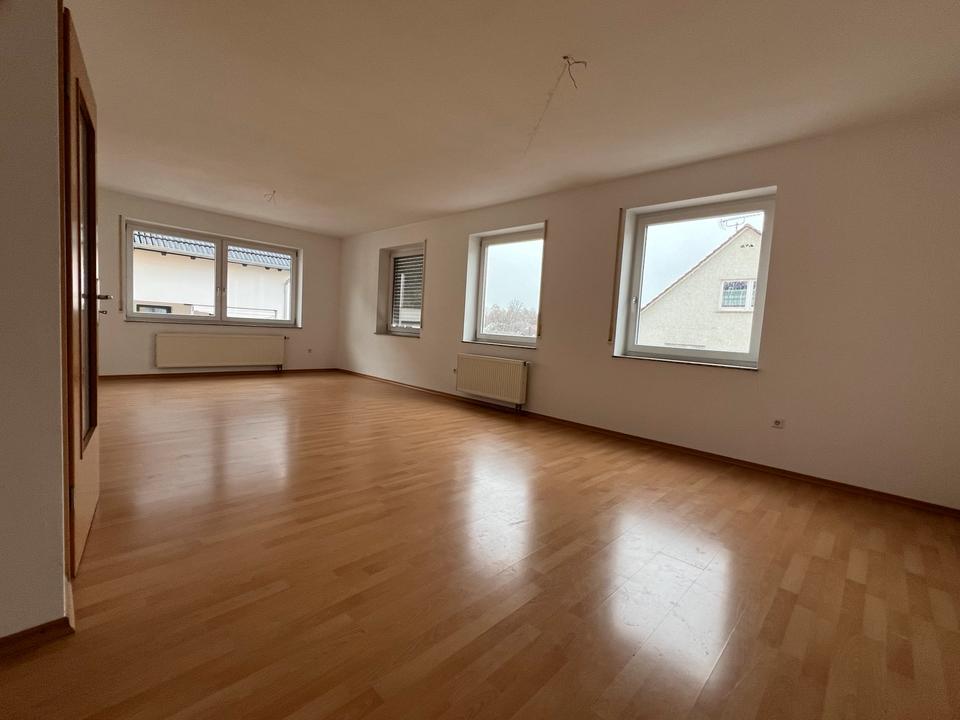 Thumbnail-Vermiete helle 3-Zummer-Wohnung mit Balkon in ruhiger Lage