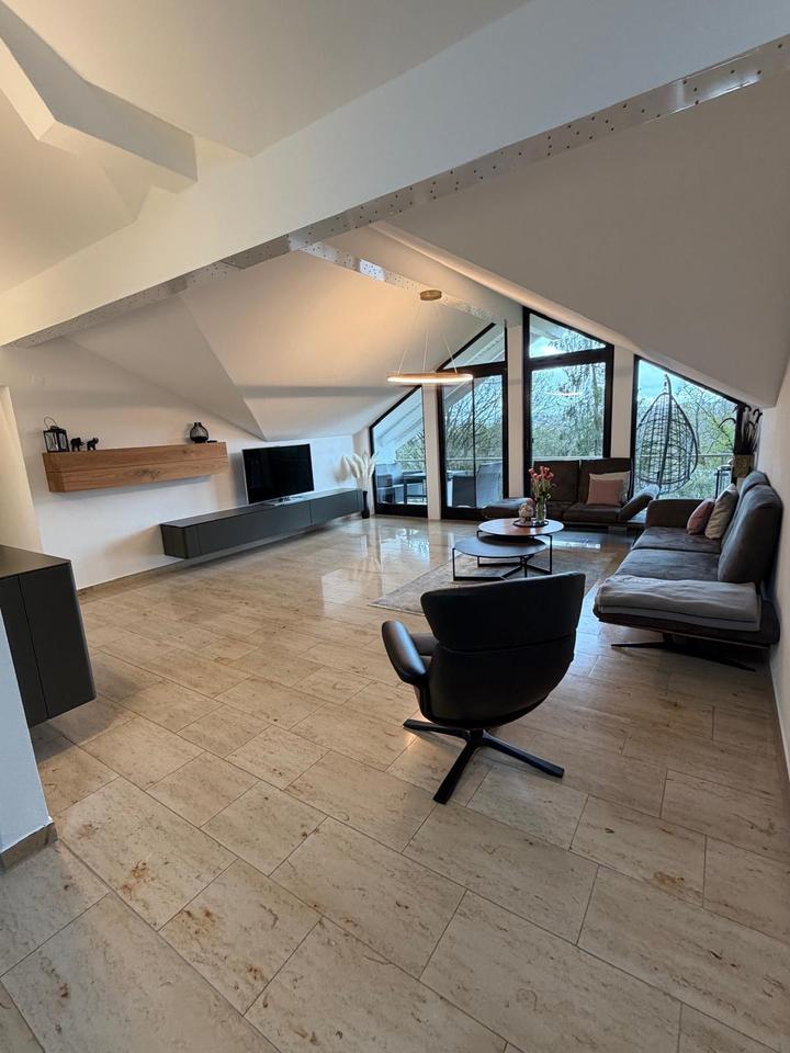 Thumbnail-Exklusives Wohnerlebnis - Lichtdurchflutete Design-Wohnung 3,5 Zi