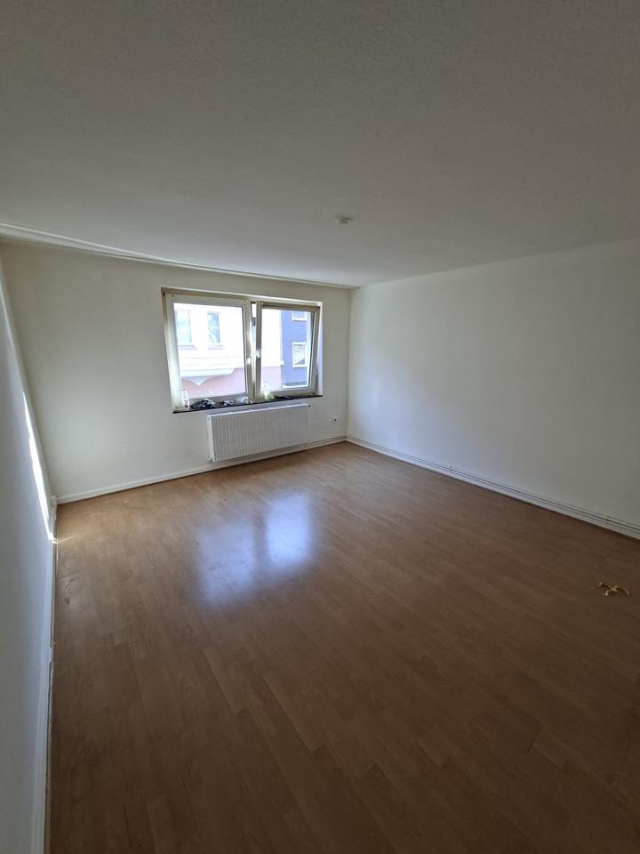 Thumbnail-Helle 2-Zimmer-Wohnung mit neuem Laminat in Essen-Altenessen