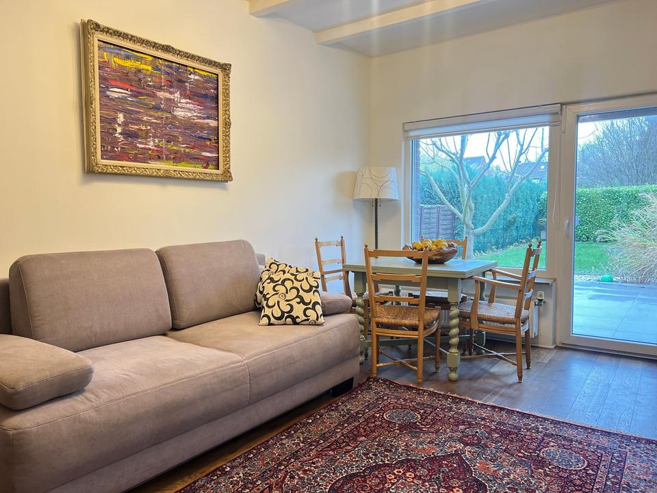 Thumbnail-Möblierte 4-Zimmer-Doppelhaushälfte mit gepflegtem Garten in Köln-Lövenich