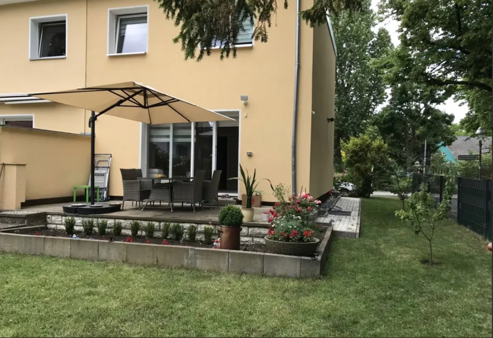 Thumbnail-Provisionsfrei: Kernsanierte DHH am Tempelhofer Feld - E.Klasse C