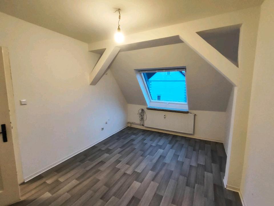 Thumbnail-Dachgeschosswohnung, Kernstadt, 2ZKB, sofort verfügbar