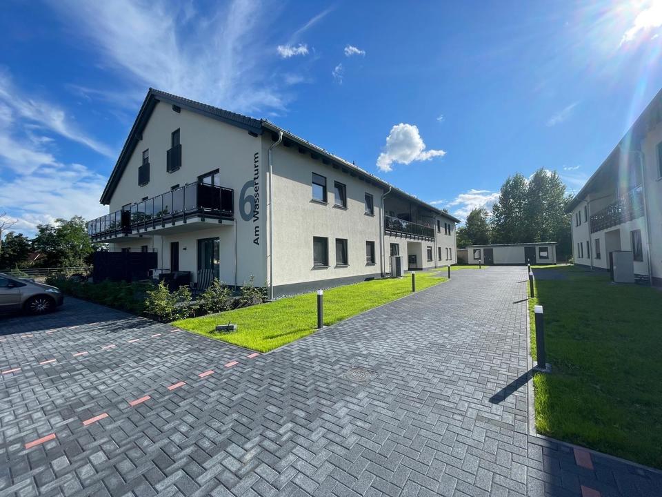 Thumbnail-Große Zweiraumwohnung mit großzügiger umzäunter Terrasse