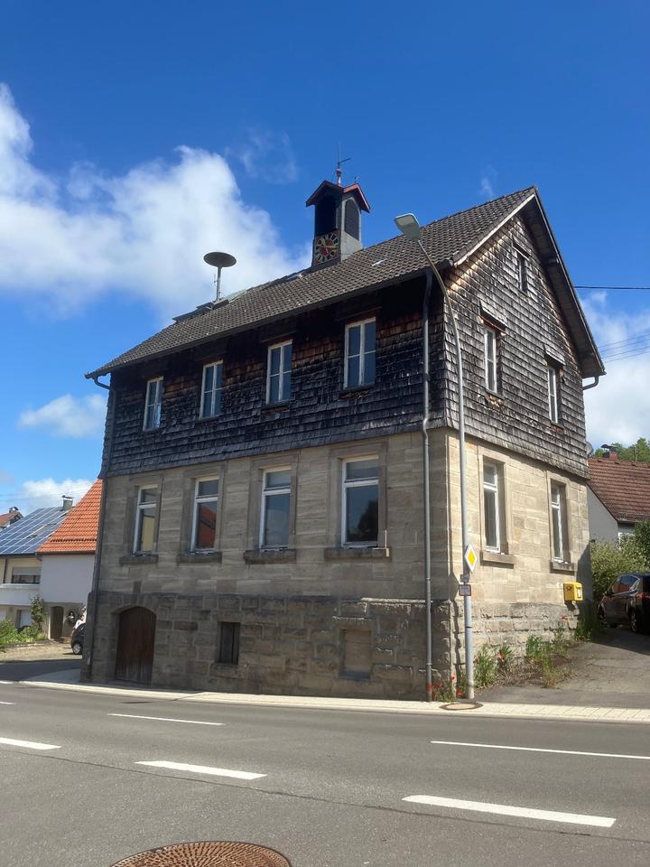 Thumbnail-ehem.Schulhaus Bj. 1872 Denkmal zum renovieren