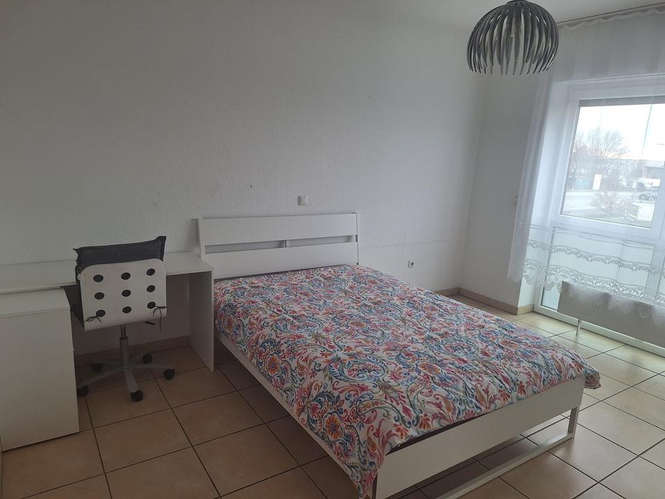 Thumbnail-Möblierte WG ZIMMER in 4 Zimmerwohnung in Gießen Wieseck