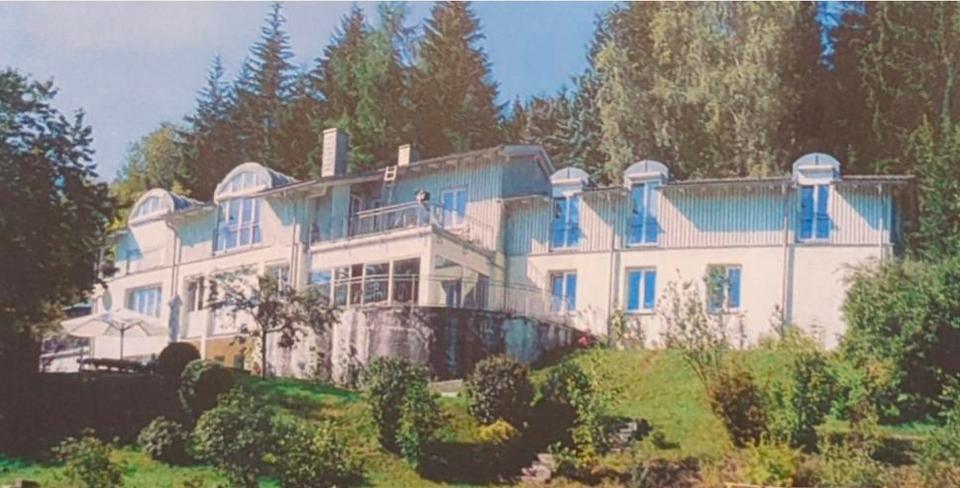 Thumbnail-Großzügige 7-Zi.-Wohnung, 213 m², Terrasse & Balkon, Waldrand