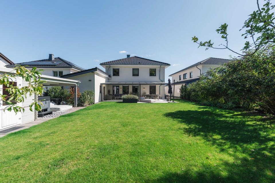 Thumbnail-Von Privat: Luxuriöses, freistehendes Einfamilienhaus