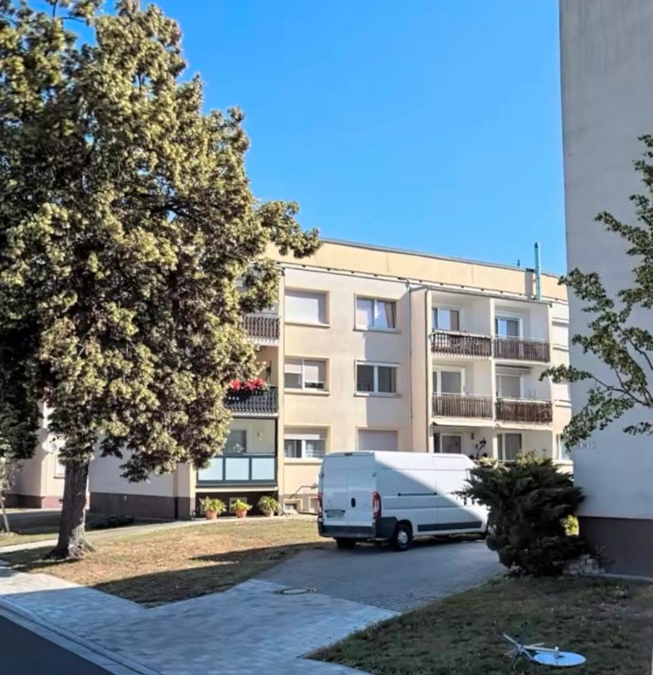 Thumbnail-Sanierungsbedürftige Wohnung in der Nähe vom Wörlitzer Park zu vermieten