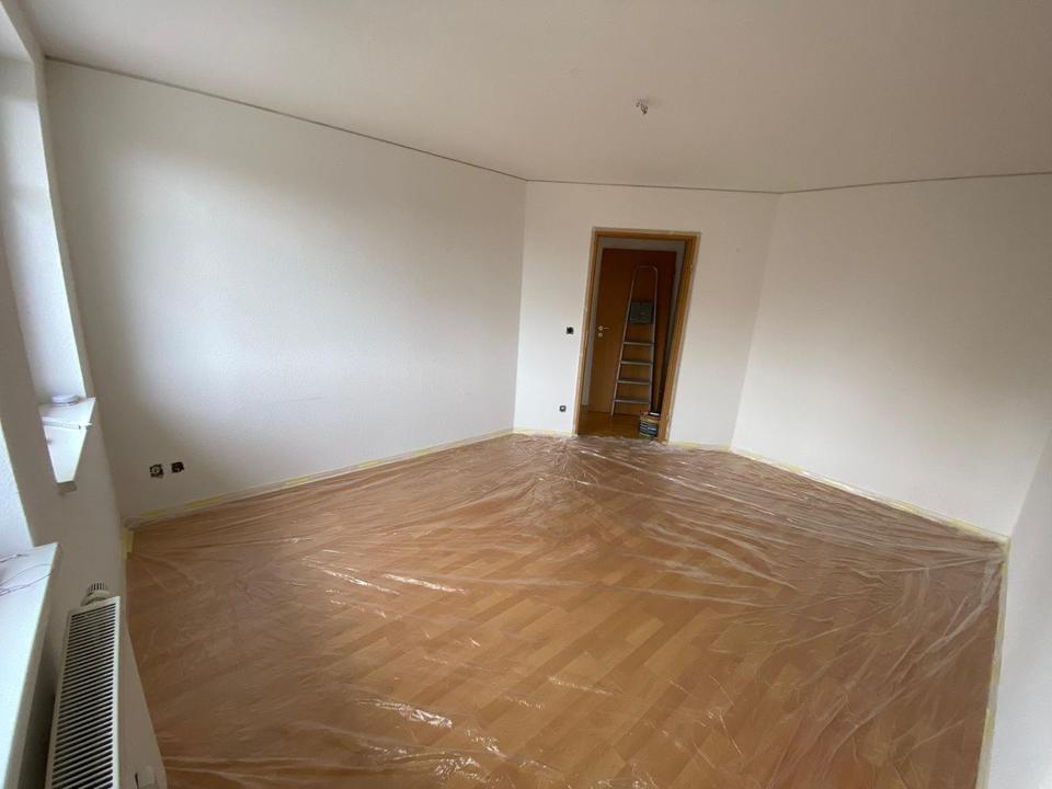 Thumbnail-Helle 2-Zimmer-Wohnung mit Stellplatz und Einbauküche