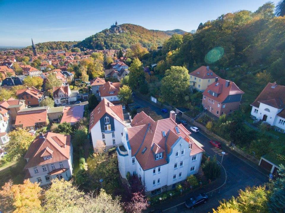 Thumbnail-Drei-Zimmer-Wohnung mit Wintergarten & Terrasse