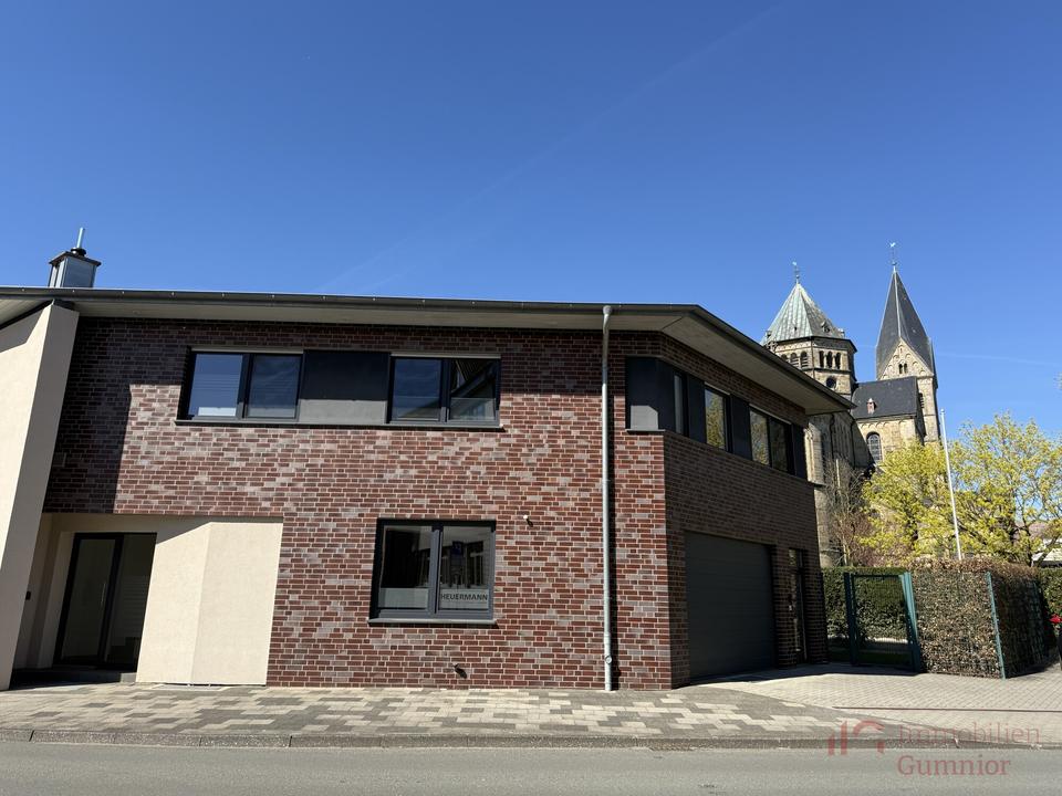 Thumbnail-IMMOBILIEN GUMNIOR präsentiert: moderne Obergeschosswohnung in zentraler Lage von Neuenkirchen