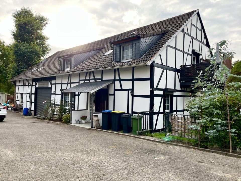 Thumbnail-1 bis 2- Familien Wohnhaus mit Scheune & Garage , Schwerte Holzen