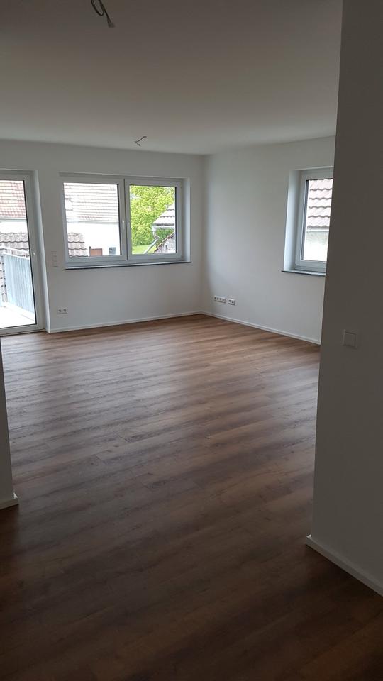 Thumbnail-Helle 3 Zimmer Wohnung, mit EBK und TG ab Juli 26