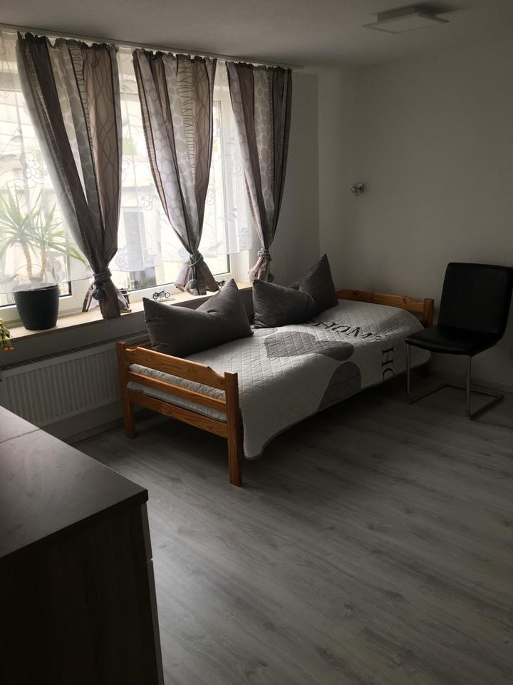 Thumbnail-1 Zimmer möbliert an Berufspendler in Bad Friedrichshall