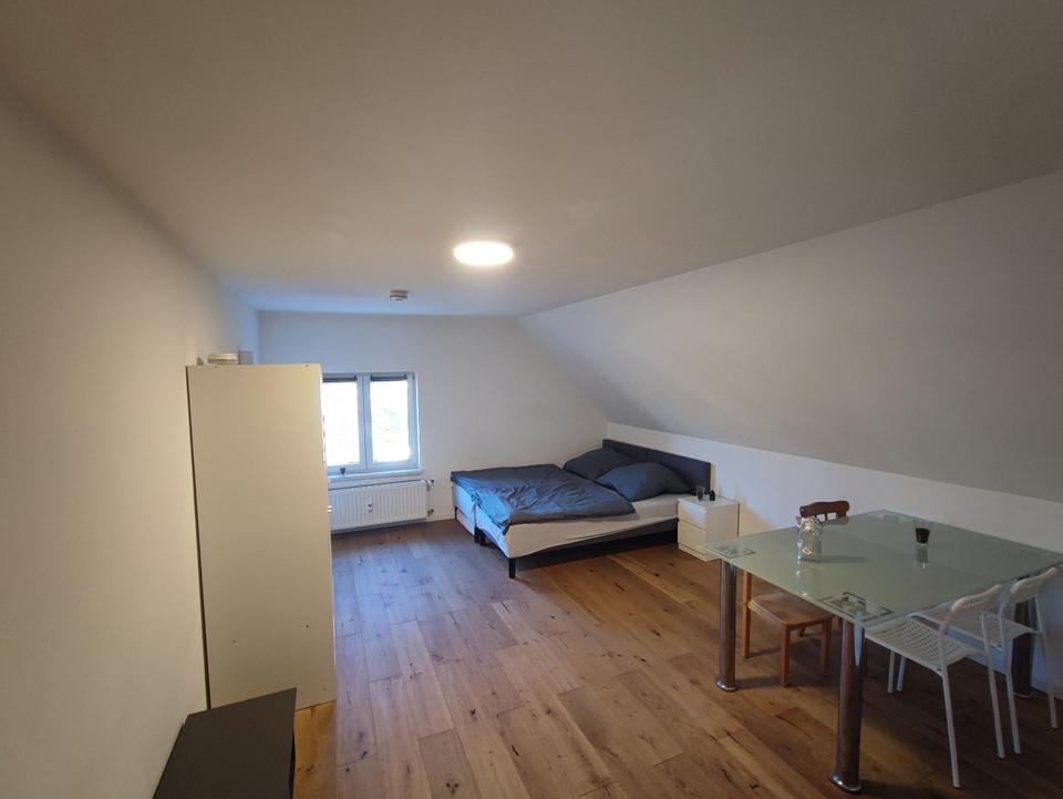 Thumbnail-Gemütliche 1,5-Zimmer-Dachgeschosswohnung mit Gartenmitbenutzung