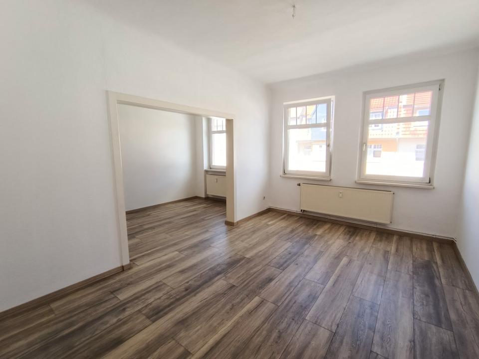 Thumbnail-Großzügige 2-Zimmer-Wohnung mit Wohlfühlcharakter