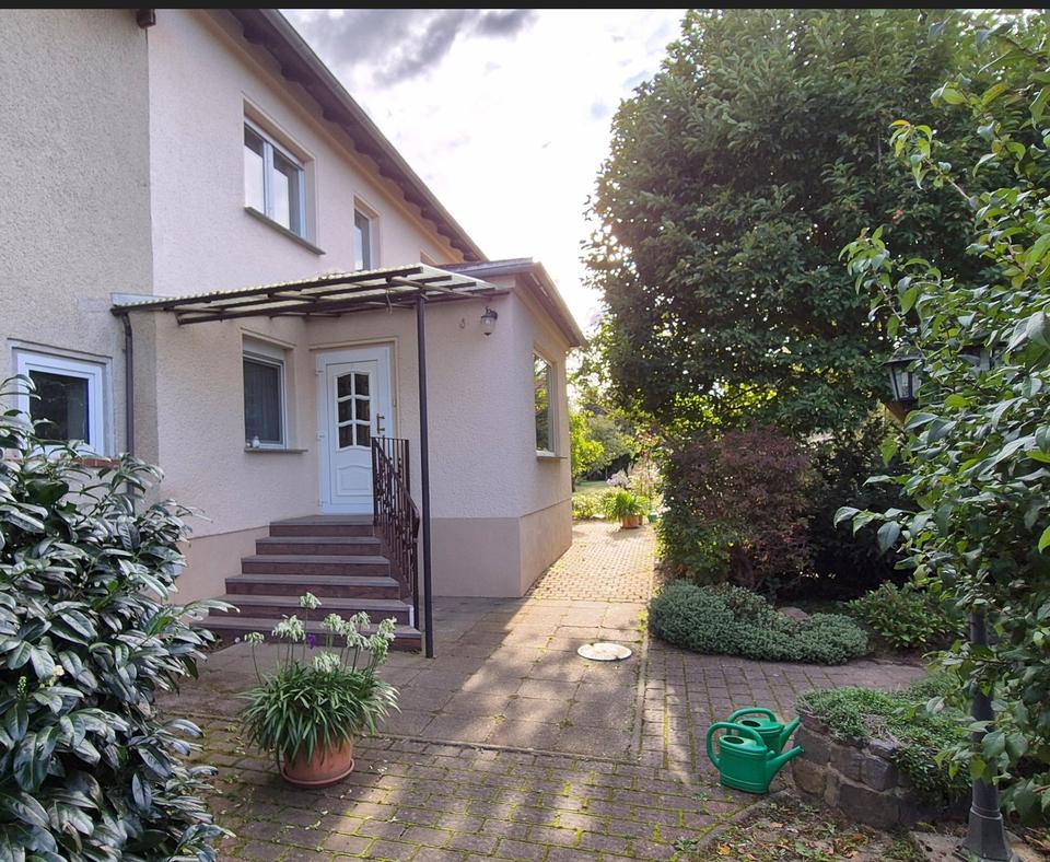 Thumbnail-Reihen-EFH mit Garten in ruhiger Lage provisionsfrei zu verkaufen