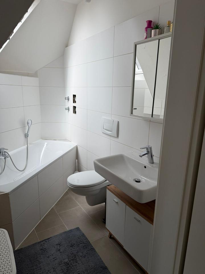 Thumbnail-Korbach renovierte DG Wohnung 1,5 Zimmer mit Einbauküche