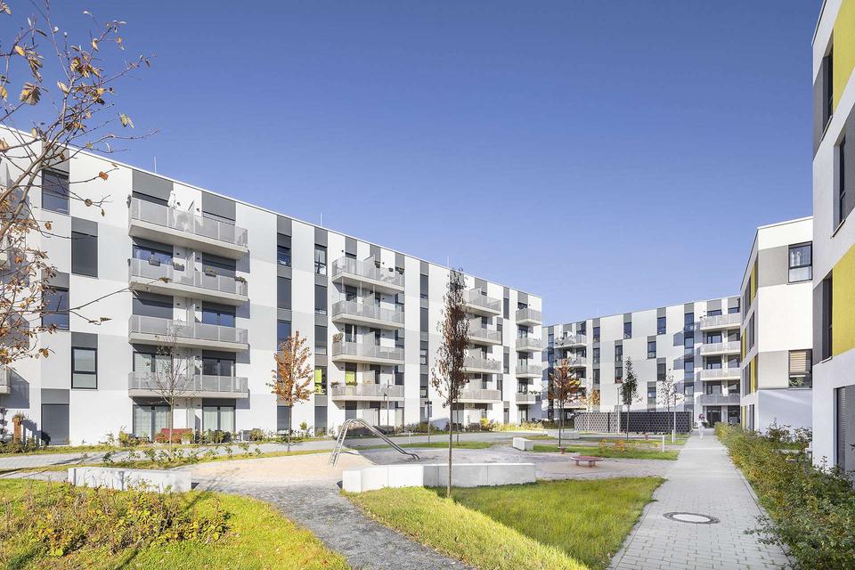 Thumbnail-Sonnenhöfe - Familienfreundliche 3-Zimmer-Wohnung mit Balkon in Schönefeld