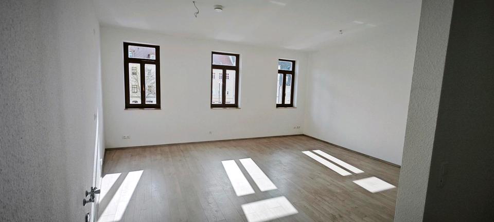 Thumbnail-helle freundliche 1Raum Wohnung am Markt in Frankenberg Sa