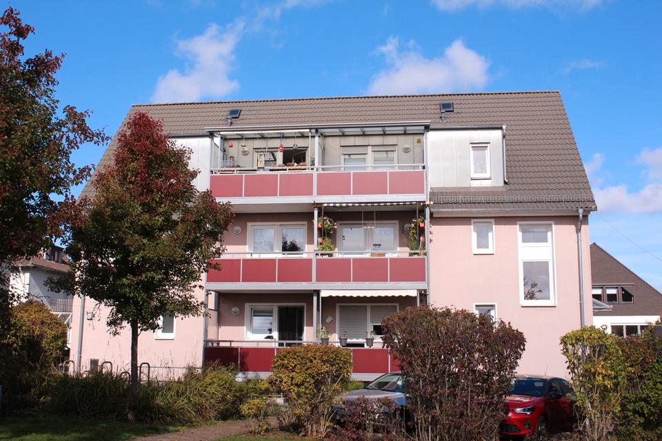 Thumbnail-Gepflegte Erdgeschosswohnung mit Balkon in ruhiger Lage von Linden