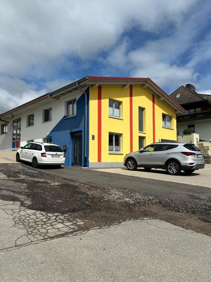 Thumbnail-Einfamilienhaus mit angrenzender Gewerbefläche