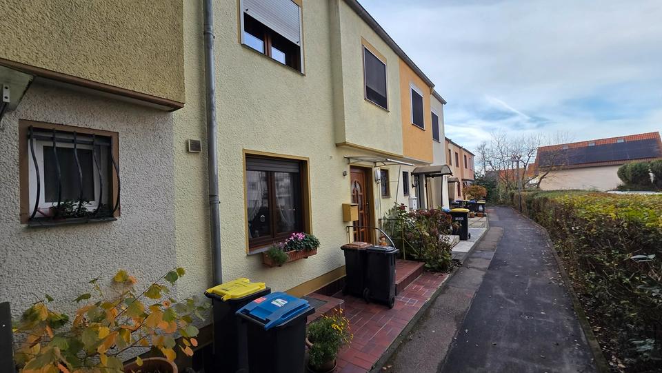 Thumbnail-Charmantes Reihenmittelhaus in Köln-Esch mit Wohlfühlfaktor