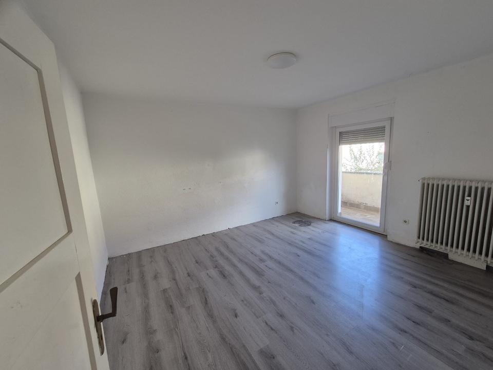 Thumbnail-2x3Zimner Küche Bad Wohnung] Waisenhaus Straße 4. 66954 Pirmasens